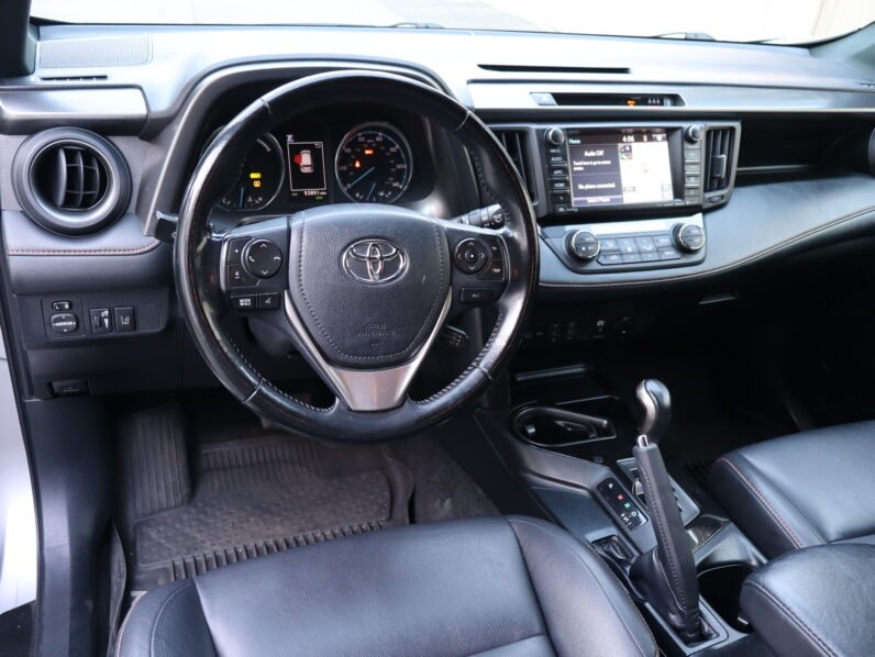 
								Toyota Rav4 Hybrid SE full									