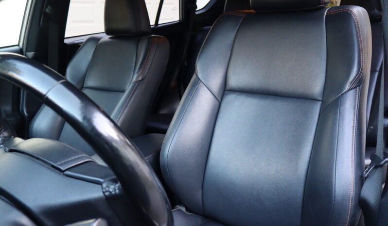 
								Toyota Rav4 Hybrid SE full									