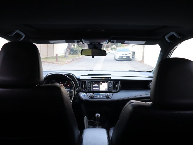 
								Toyota Rav4 Hybrid SE full									