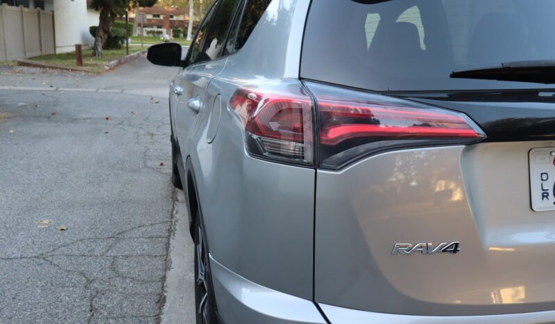 
								Toyota Rav4 Hybrid SE full									