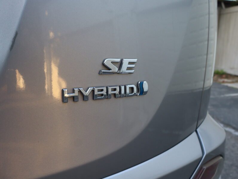 
								Toyota Rav4 Hybrid SE full									