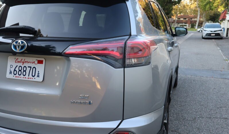 
								Toyota Rav4 Hybrid SE full									