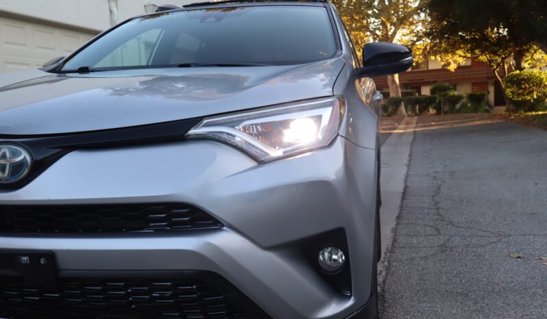 
								Toyota Rav4 Hybrid SE full									