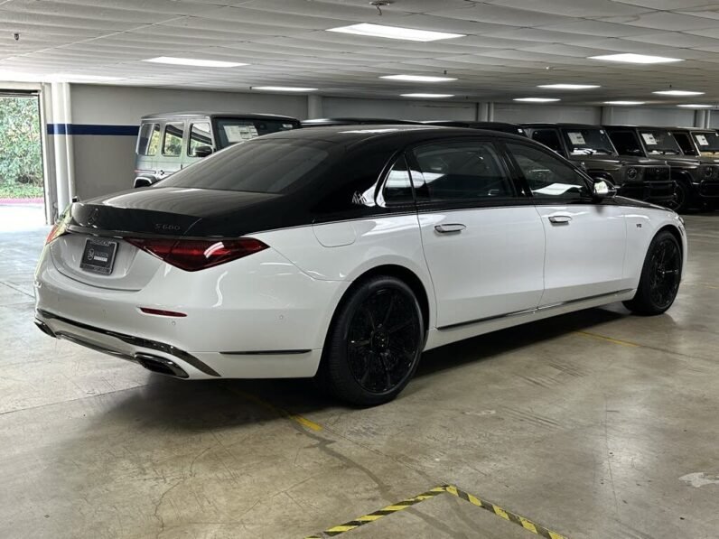 
								2024 Mercedes-Benz S-Class Maybach S 680 4MATIC full									