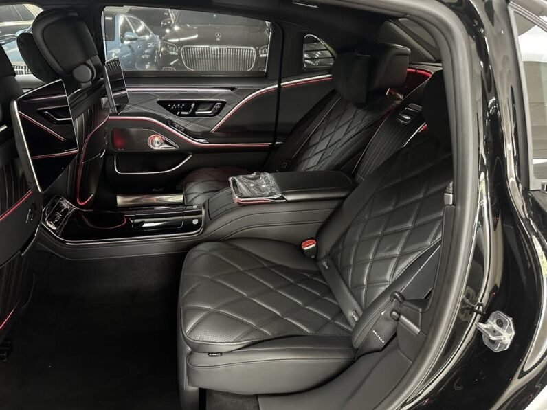 
								2024 Mercedes-Benz S-Class Maybach S 680 4MATIC full									