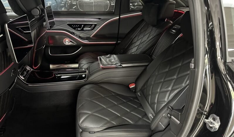 
								2024 Mercedes-Benz S-Class Maybach S 680 4MATIC full									